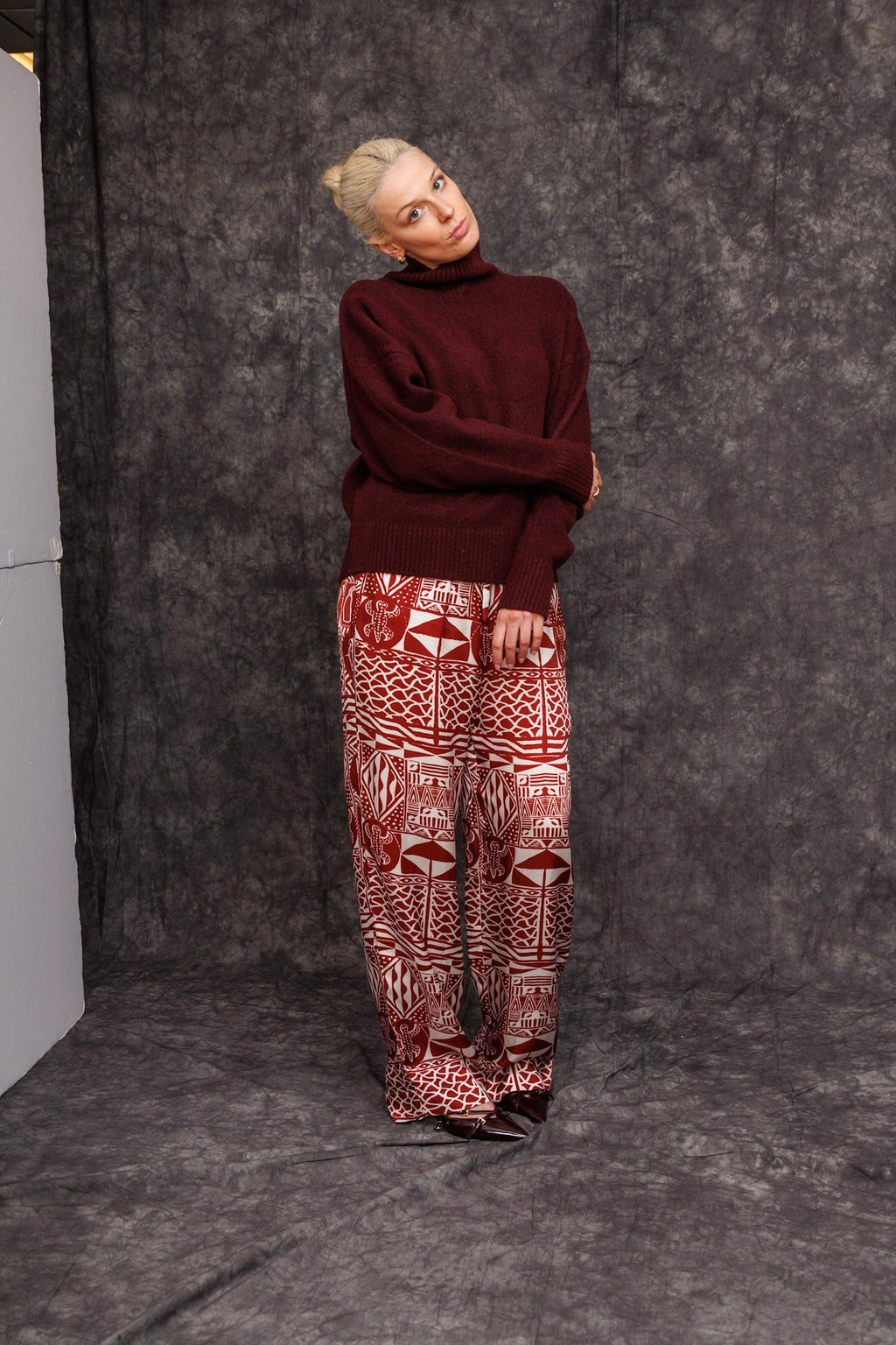 Ngwekam burgundy Pants Kibonen