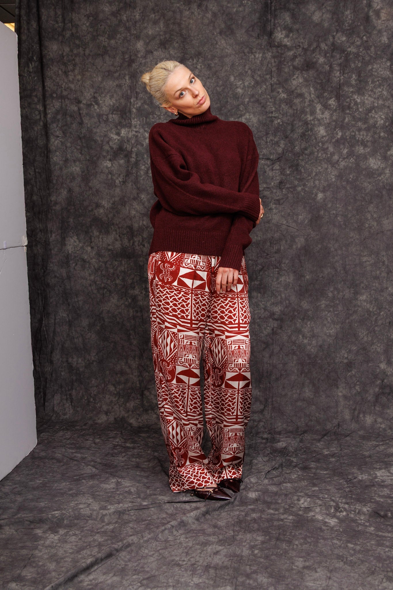 Ngwekam burgundy Pants Kibonen